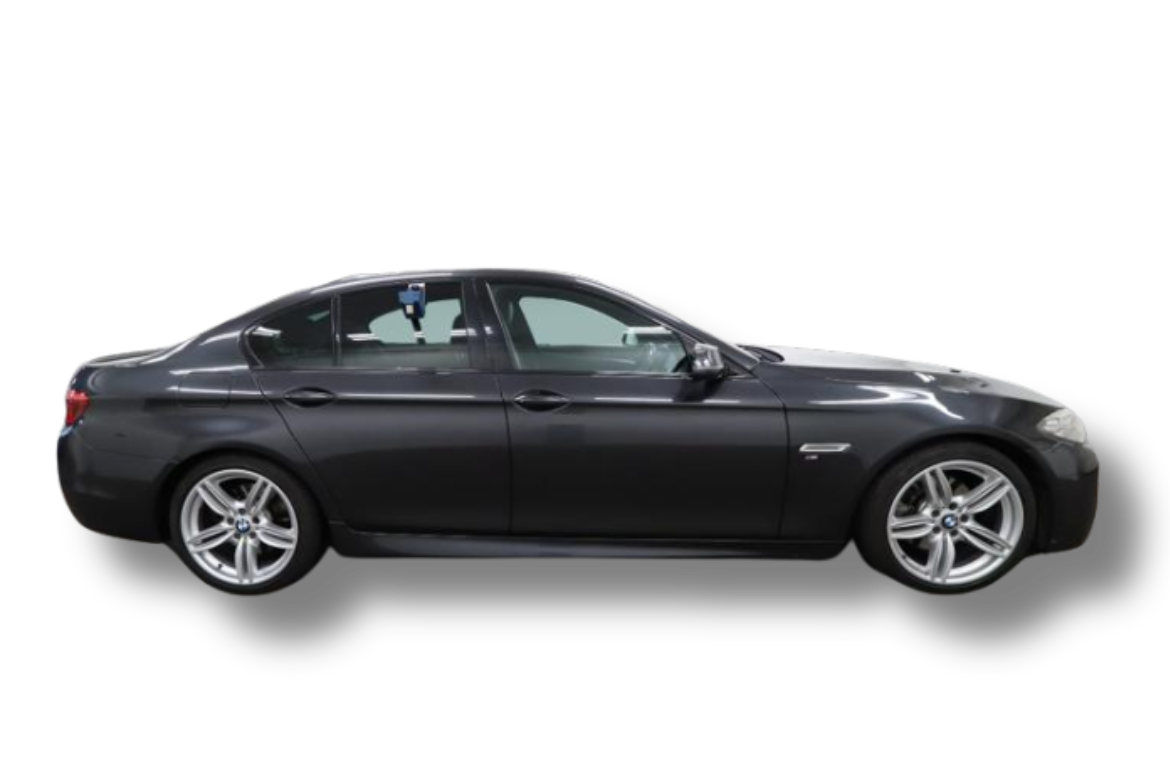 
								BMW 5 Series 520d M Sport full									
